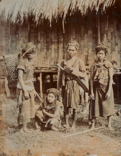 Kanon, Gentiluomo e tre signore, 1905 da English Photographer